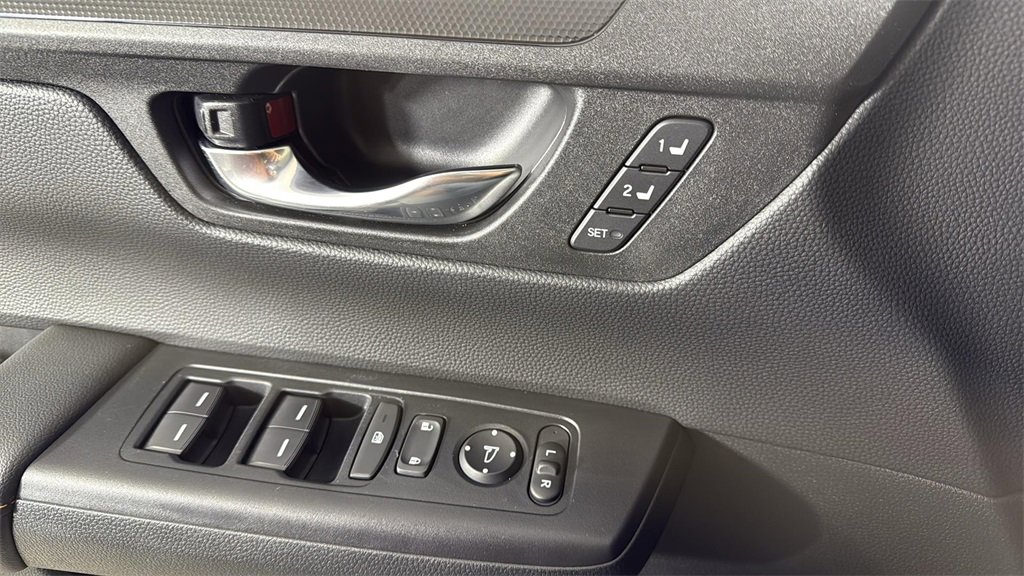 Used 2025 Honda CR-V Sport-L image 25