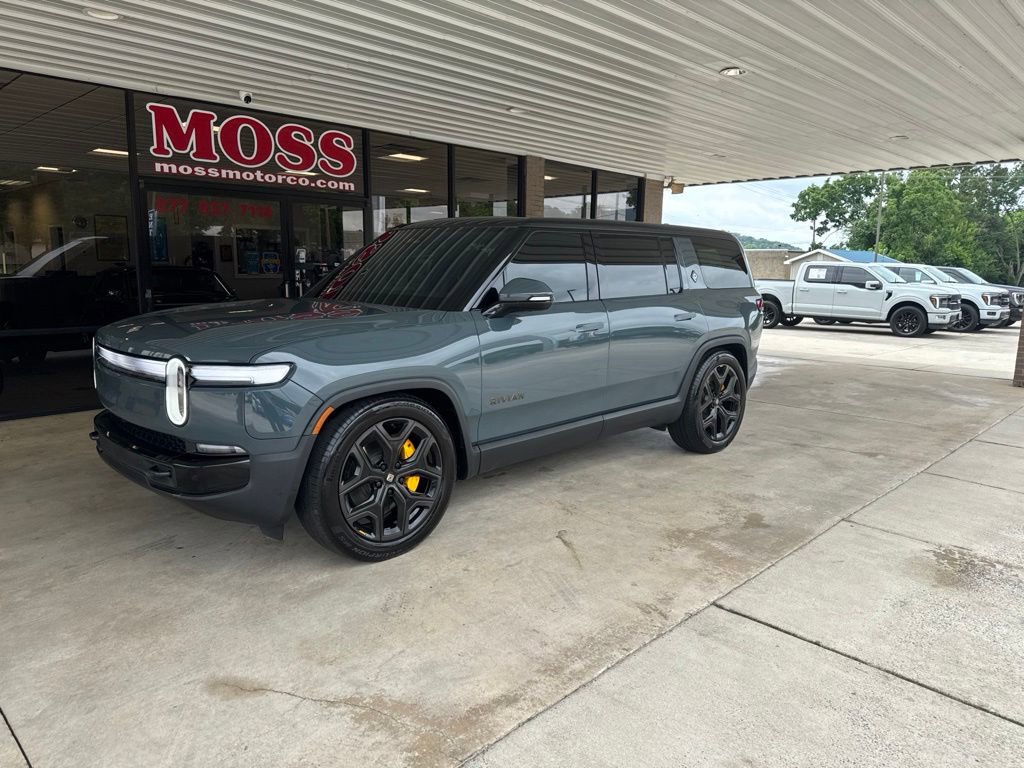 Used 2025 Rivian R1S Premium AWD/4WD image 1