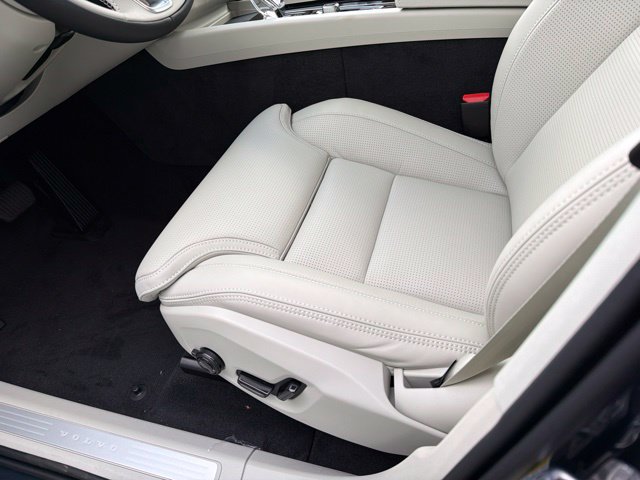 New 2027 Volvo XC60 B5 Ultra AWD/4WD image 13