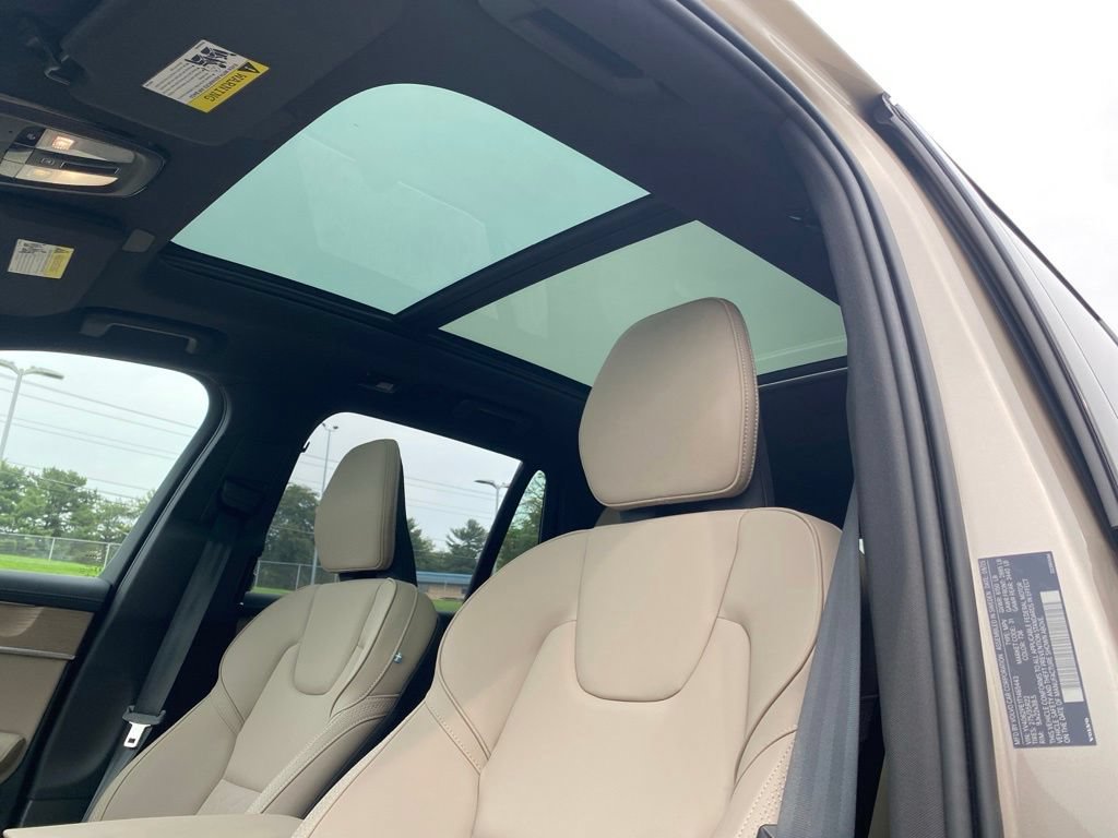 Used 2026 Volvo XC90 B6 Plus w/ Protection Package AWD/4WD image 16