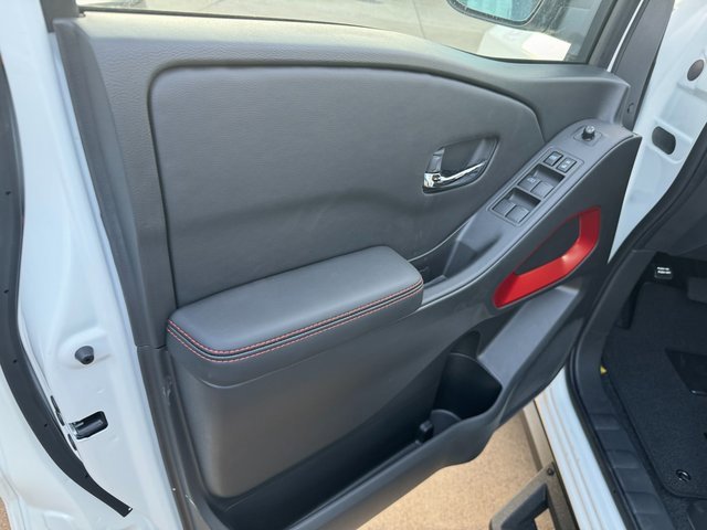 New 2025 Nissan Frontier PRO-4X image 6