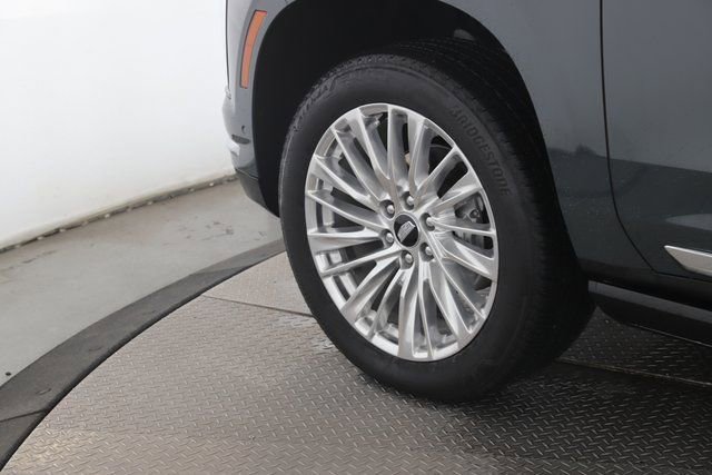 Used 2025 Cadillac Escalade ESV Premium Luxury w/ Touring Package image 13