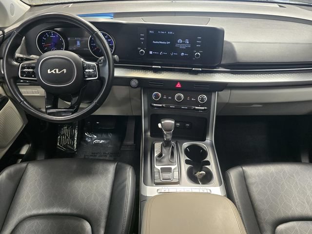 Used 2023 Kia Carnival LX FWD image 11