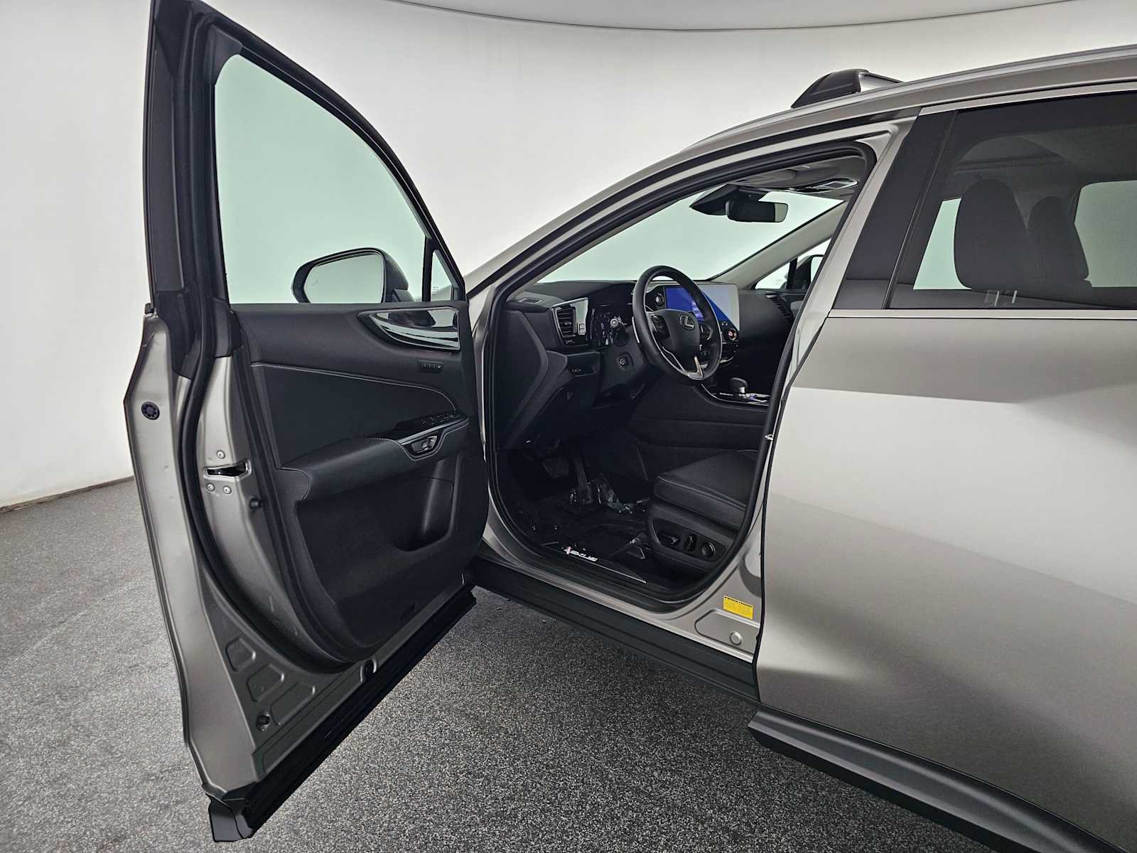 Certified 2026 Lexus NX 350 AWD w/ Accessory Package (2T) image 19