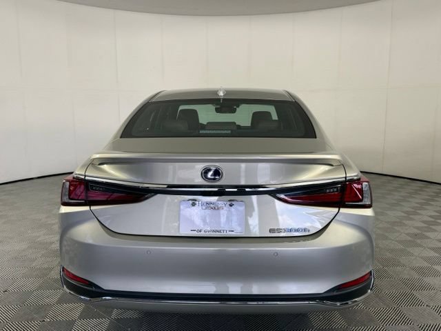 Certified 2022 Lexus ES 300h w/ Premium Package FWD image 5