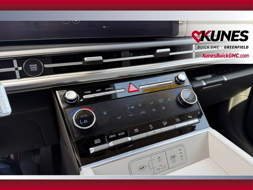 Used 2025 Hyundai Santa Fe SEL AWD/4WD image 29
