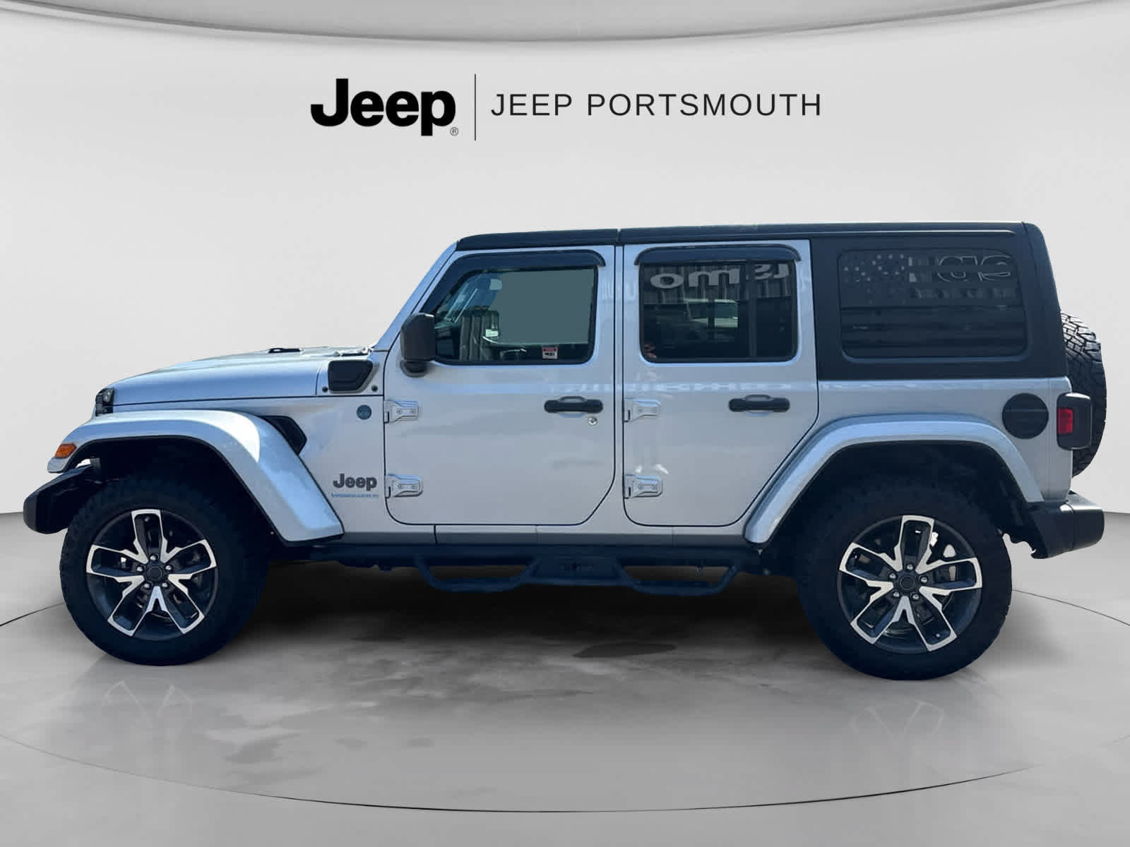 Used 2024 Jeep Wrangler Unlimited AWD/4WD image 6