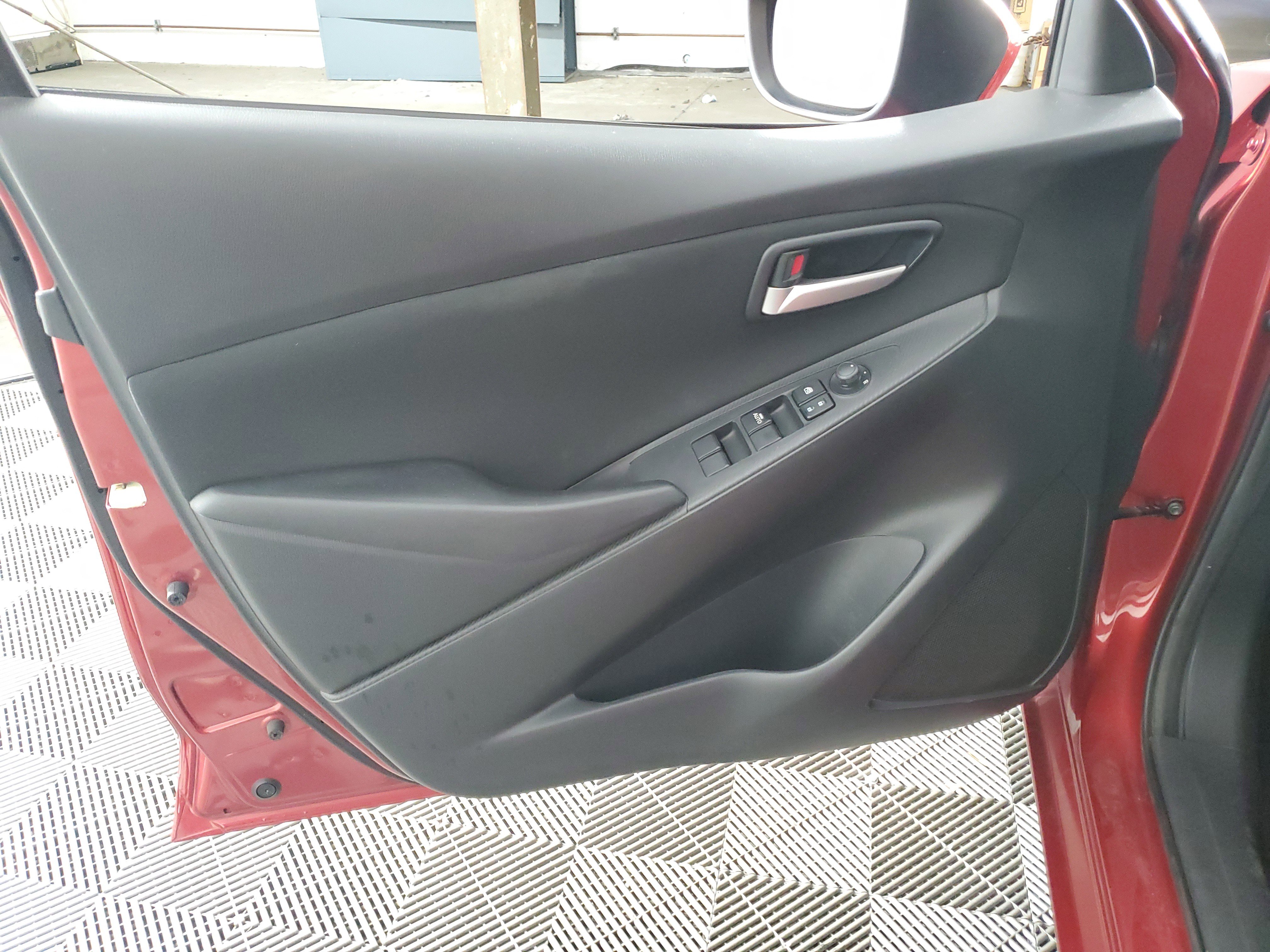 Used 2019 Toyota Yaris LE image 27