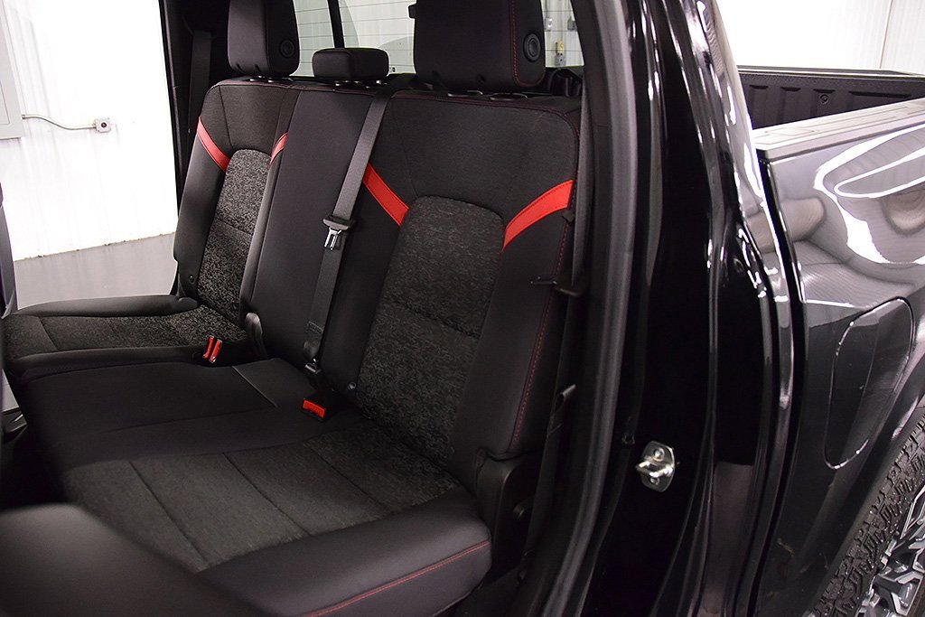 Used 2025 Chevrolet Colorado Z71 image 32