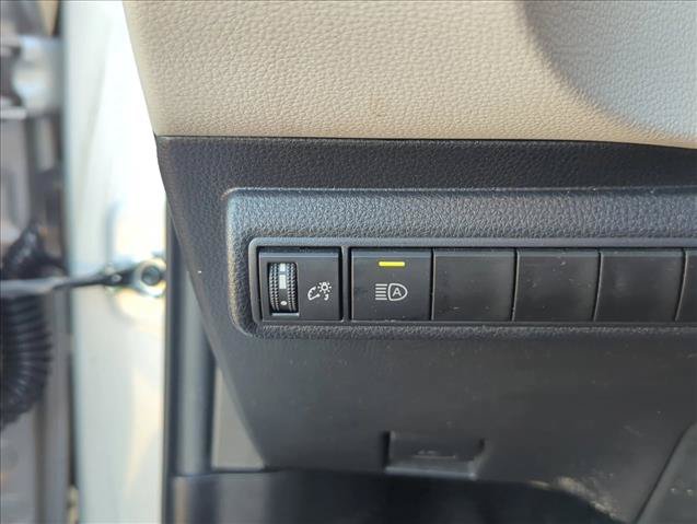 Used 2025 Toyota Corolla LE FWD image 13