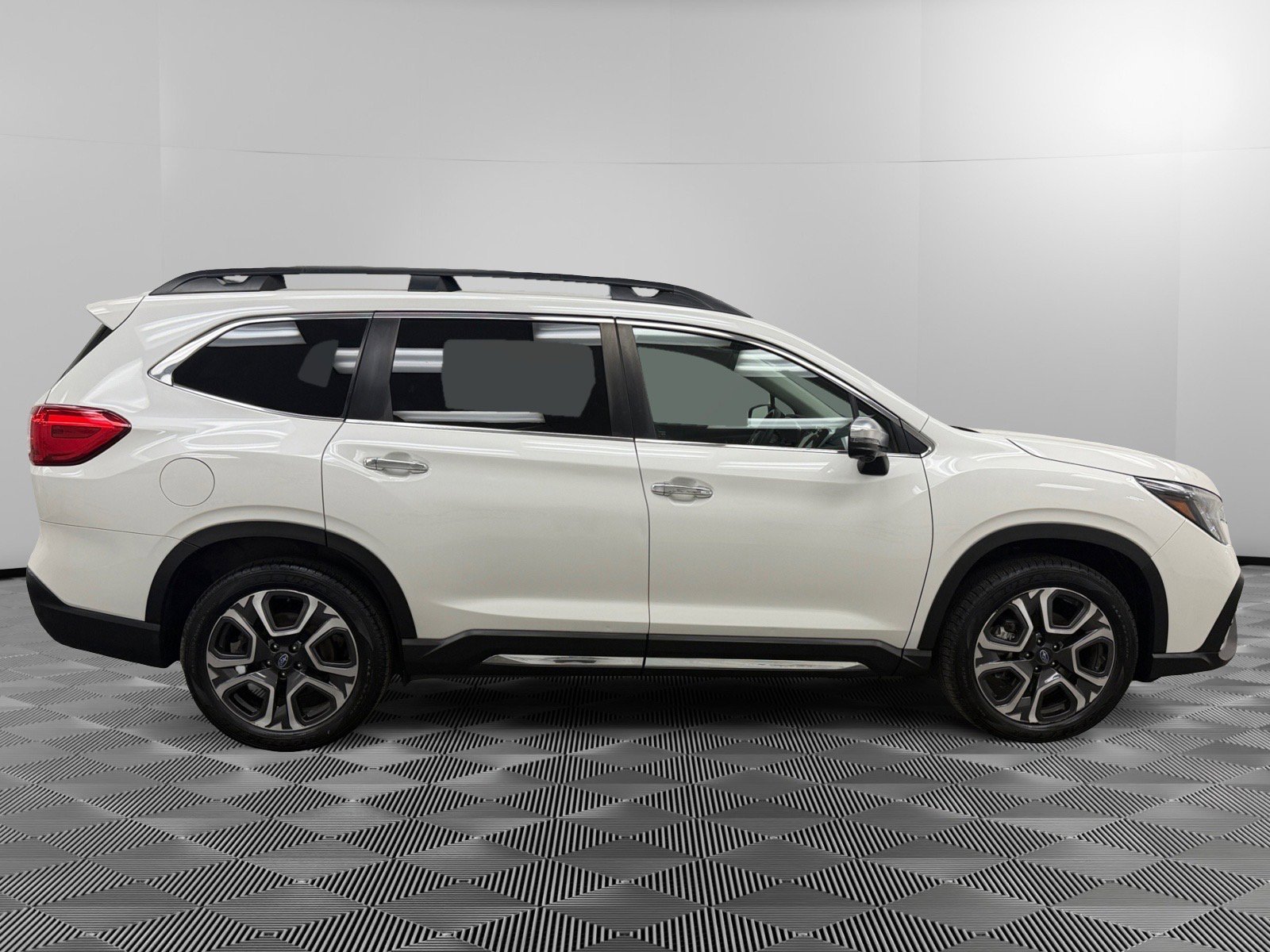 Used 2023 Subaru Ascent Touring image 6