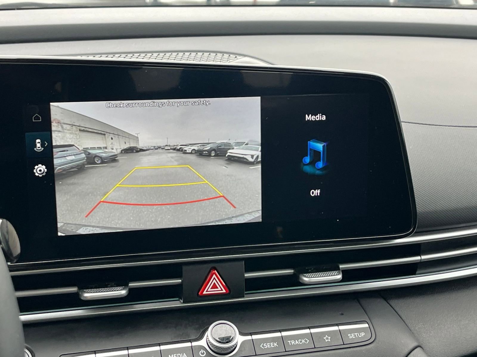 Used 2025 Hyundai Elantra SEL image 23