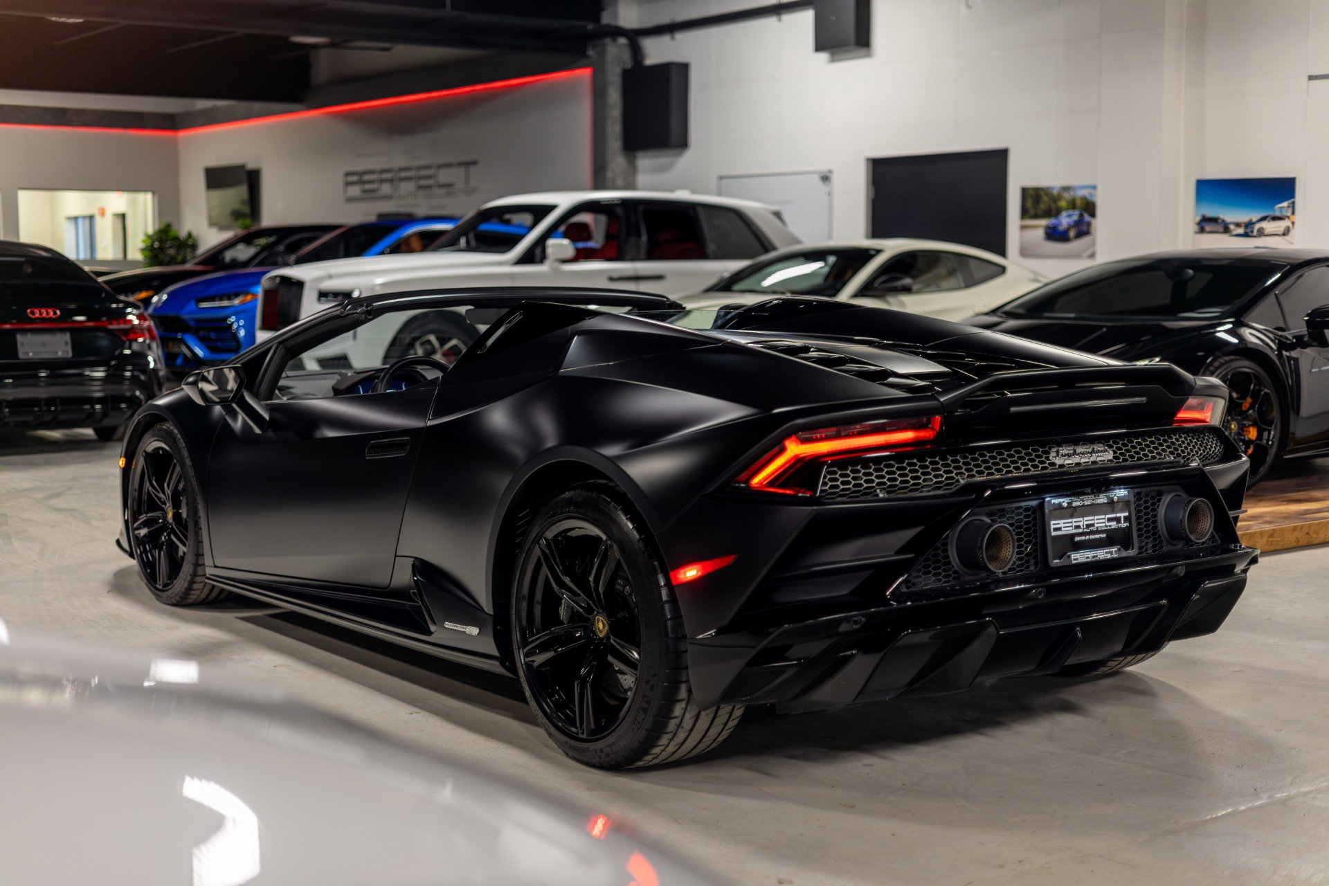 Used 2021 Lamborghini Huracan EVO RWD image 97