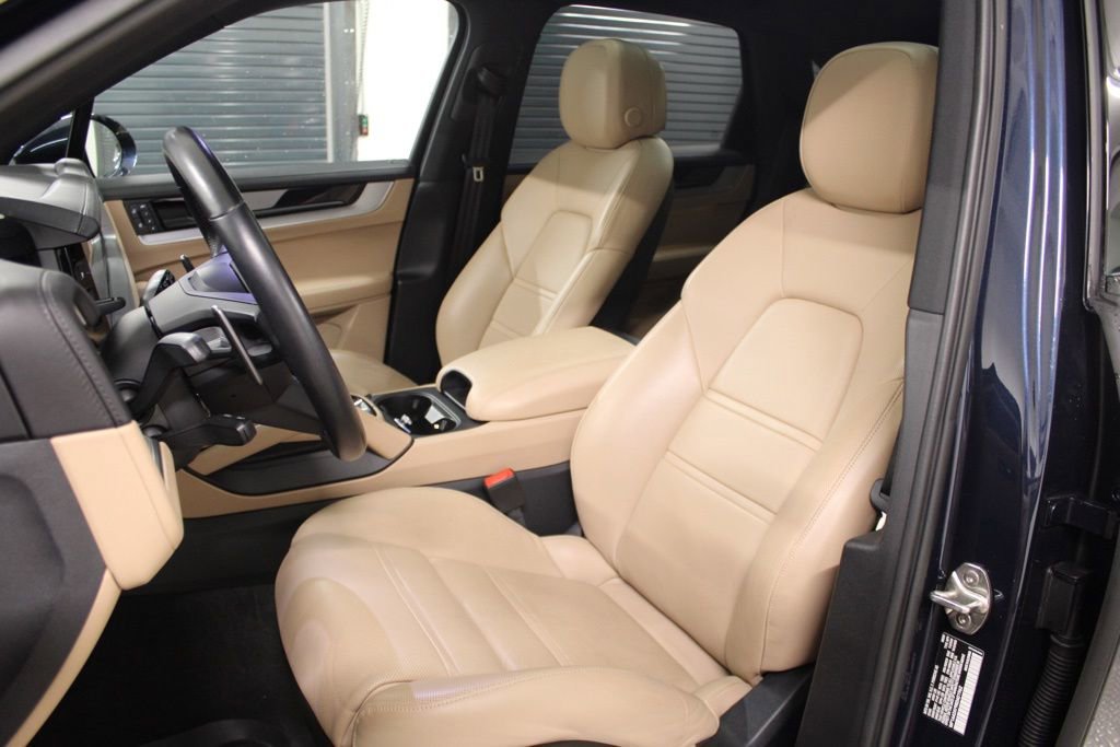 Certified 2024 Porsche Cayenne image 5