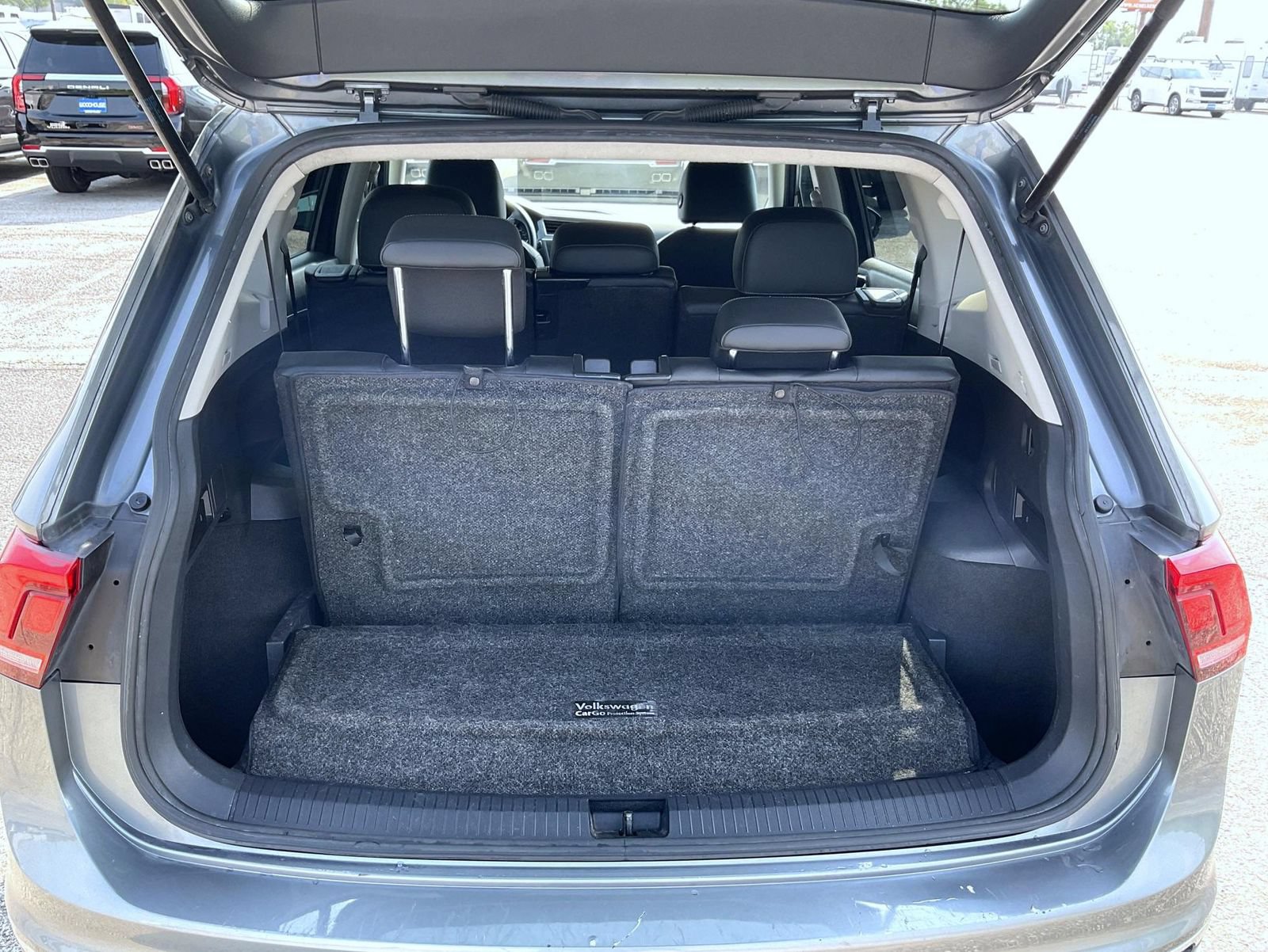 Used 2018 Volkswagen Tiguan SE w/ 3rd Row Seat Package AWD/4WD image 21
