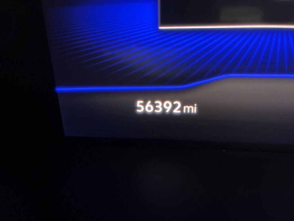 Used 2022 Volkswagen Tiguan SE image 2