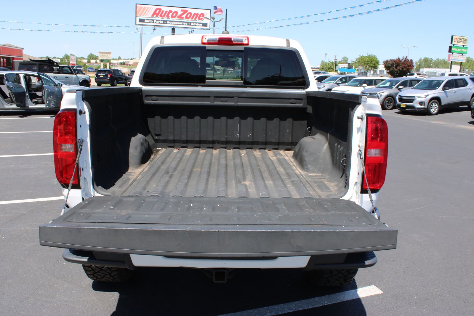 Used 2017 Chevrolet Colorado Z71 AWD/4WD image 8