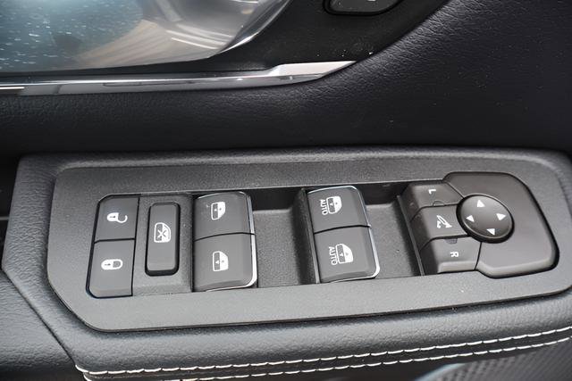 New 2026 RAM 1500 Laramie AWD/4WD image 18