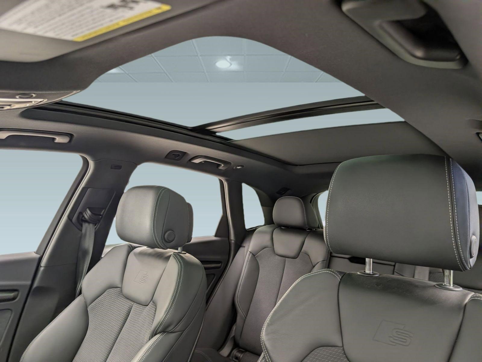 Used 2024 Audi SQ5 Premium Plus w/ Premium Plus Package image 16