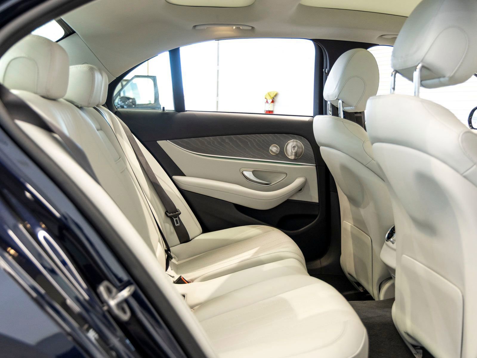 Used 2023 Mercedes-Benz E 350 Sedan image 25