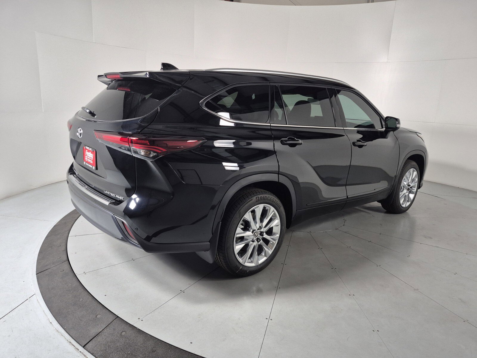 New 2026 Toyota Highlander Limited image 5