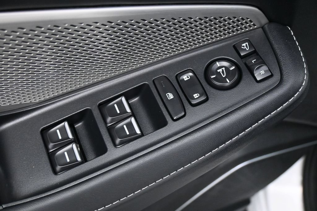 Used 2023 Acura MDX w/ Technology Package AWD/4WD image 4