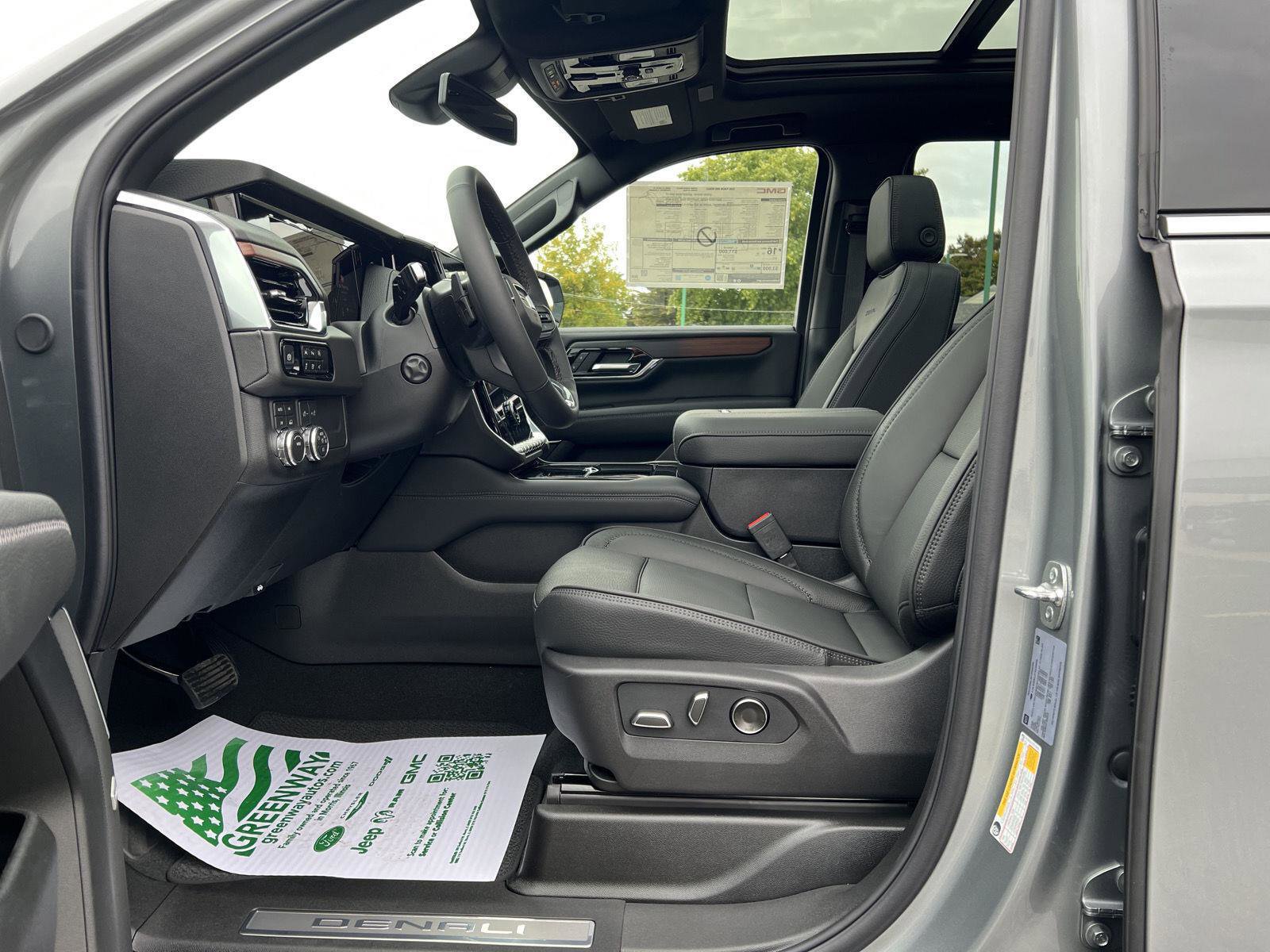 New 2026 GMC Yukon Denali w/ Sun & Power Step Package image 19