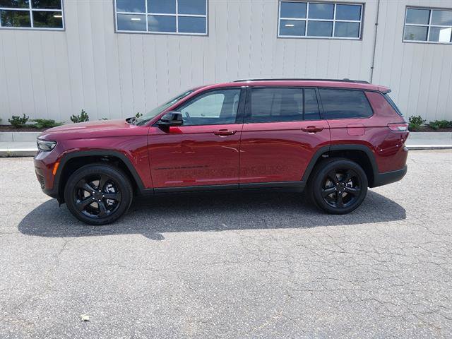 Used 2025 Jeep Grand Cherokee L Altitude RWD image 6