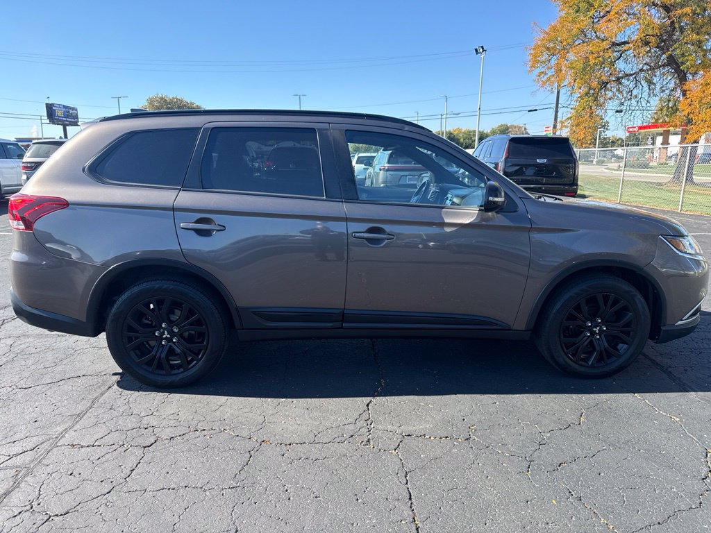 Used 2018 Mitsubishi Outlander LE AWD/4WD image 3