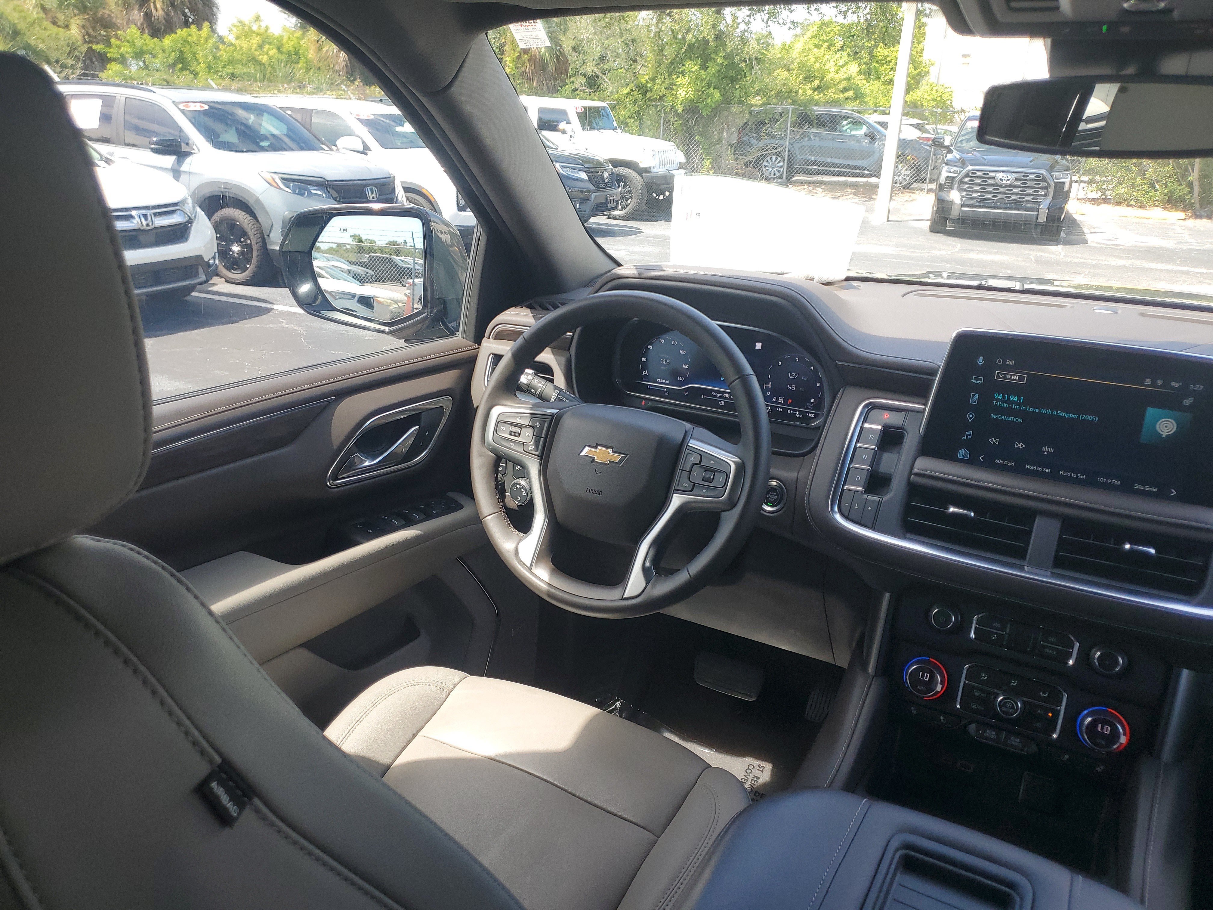 Used 2023 Chevrolet Suburban LT w/ LT Signature Plus Package AWD/4WD image 21