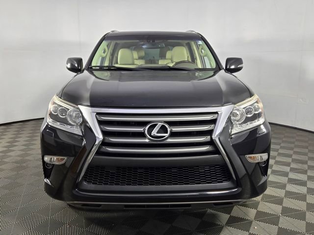Used 2017 Lexus GX 460 AWD/4WD image 2