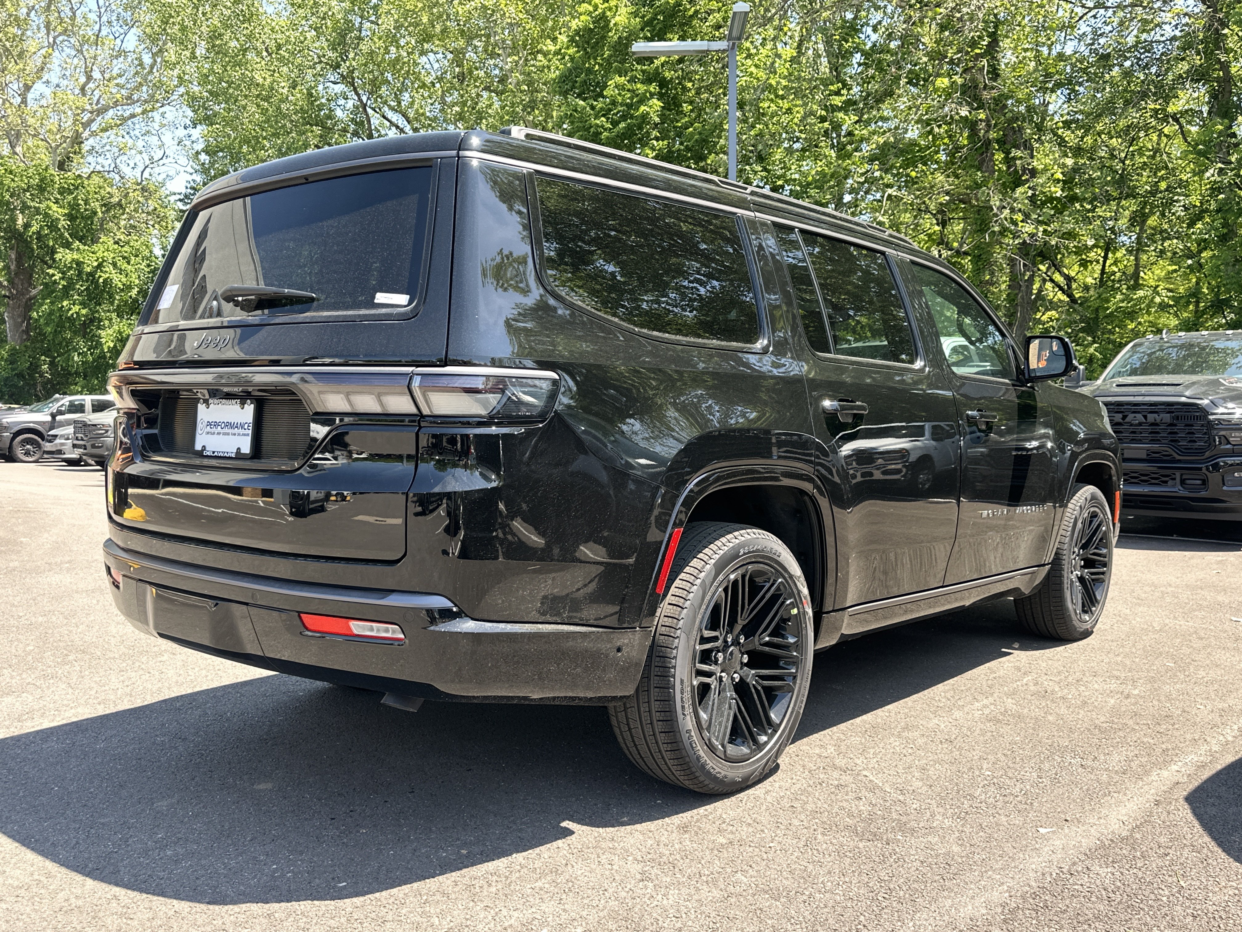 New 2026 Jeep Grand Wagoneer Limited AWD/4WD image 15