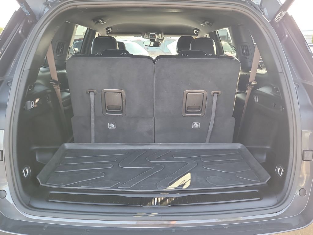 Used 2024 Jeep Grand Cherokee L Laredo RWD image 7