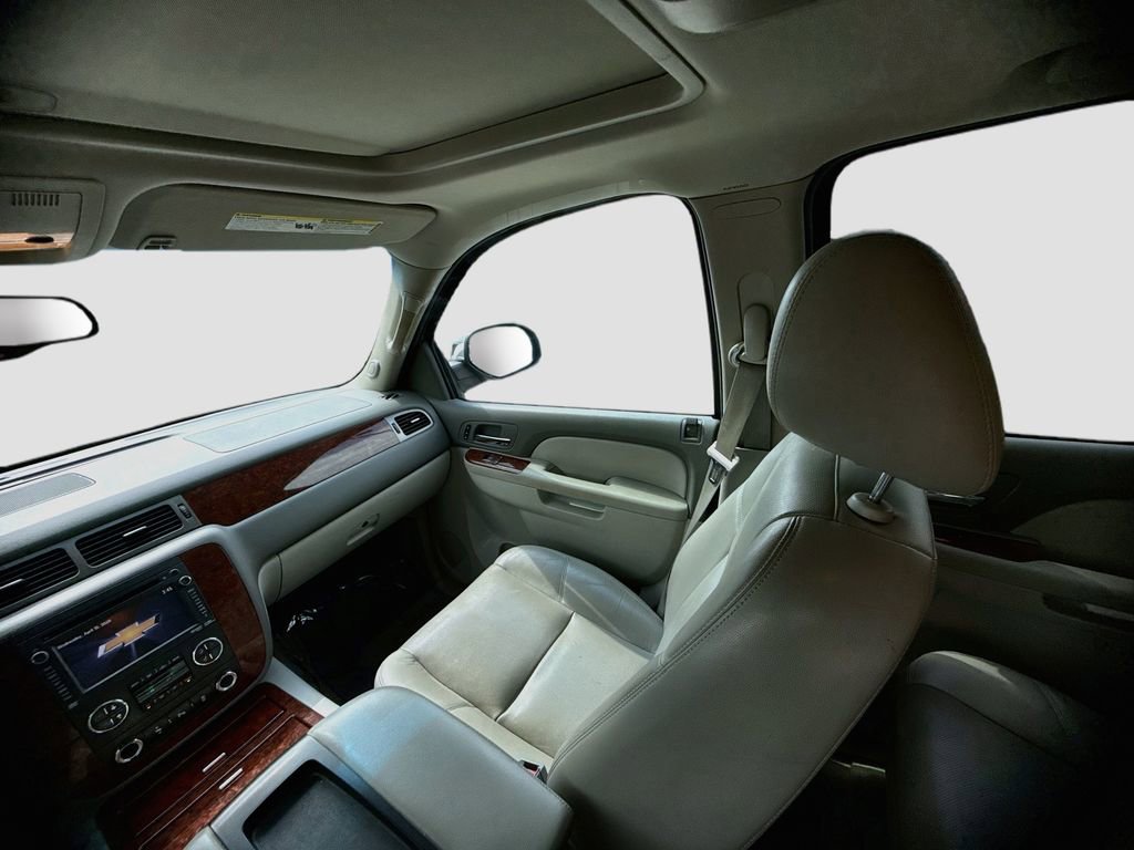 Used 2014 Chevrolet Tahoe LTZ RWD image 24