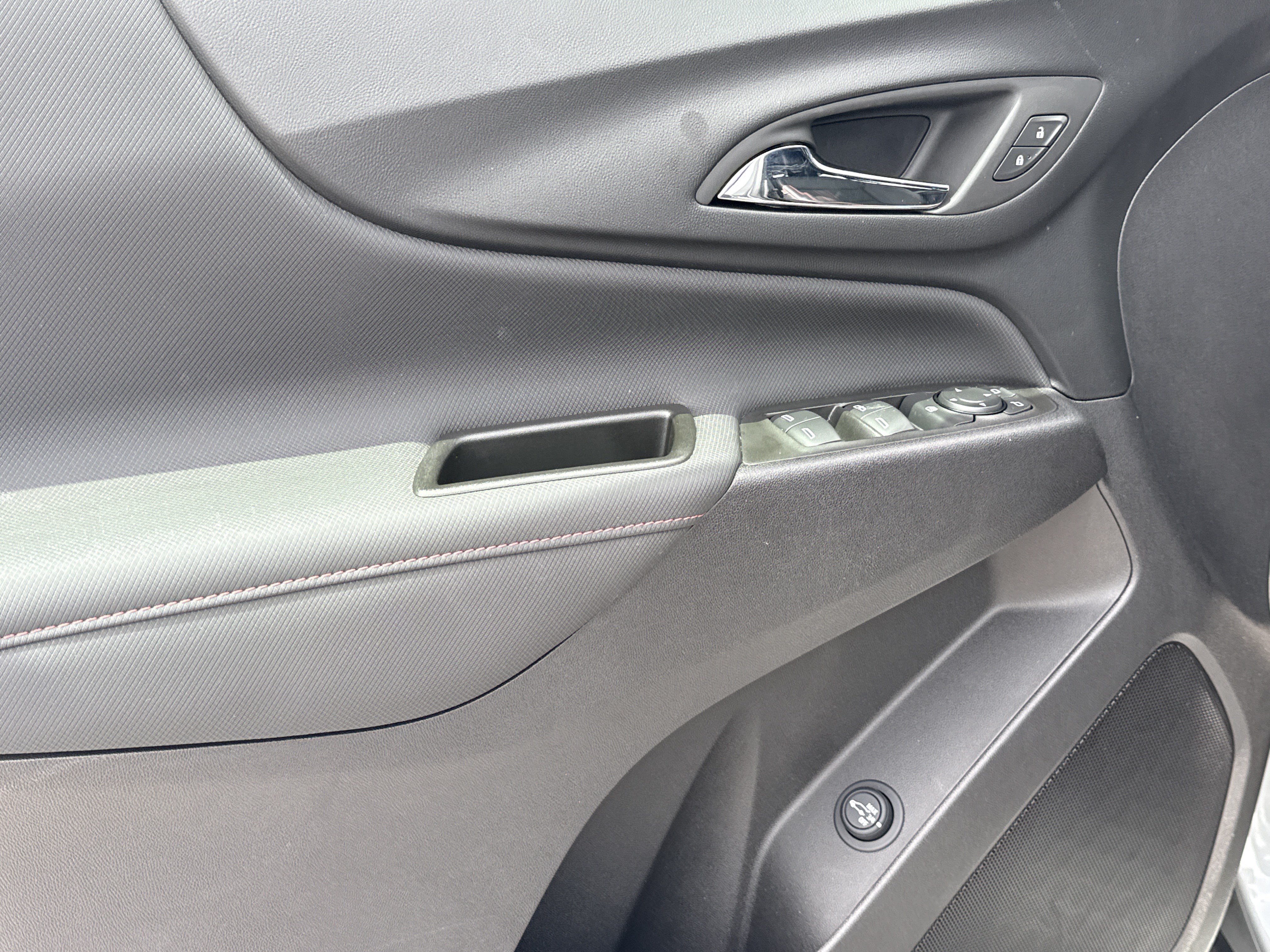 Used 2024 Chevrolet Equinox RS FWD image 14