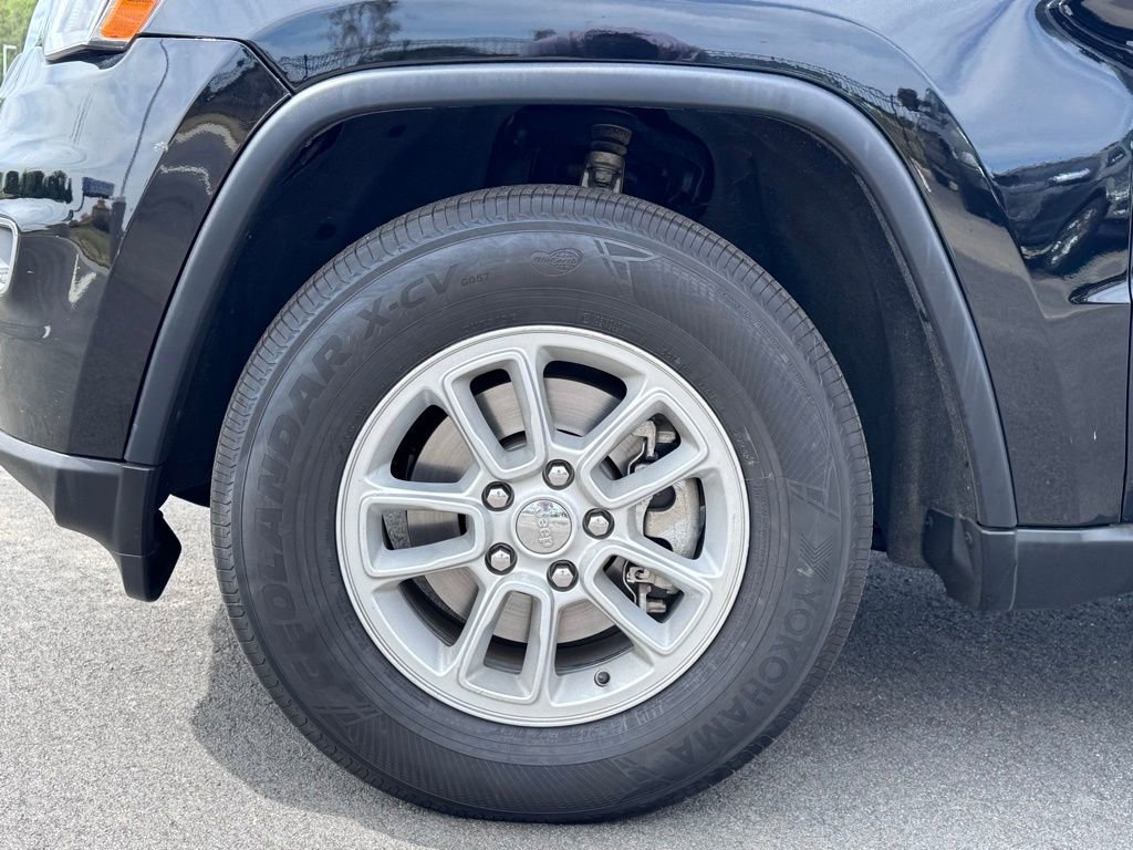 Used 2020 Jeep Grand Cherokee Laredo AWD/4WD image 33