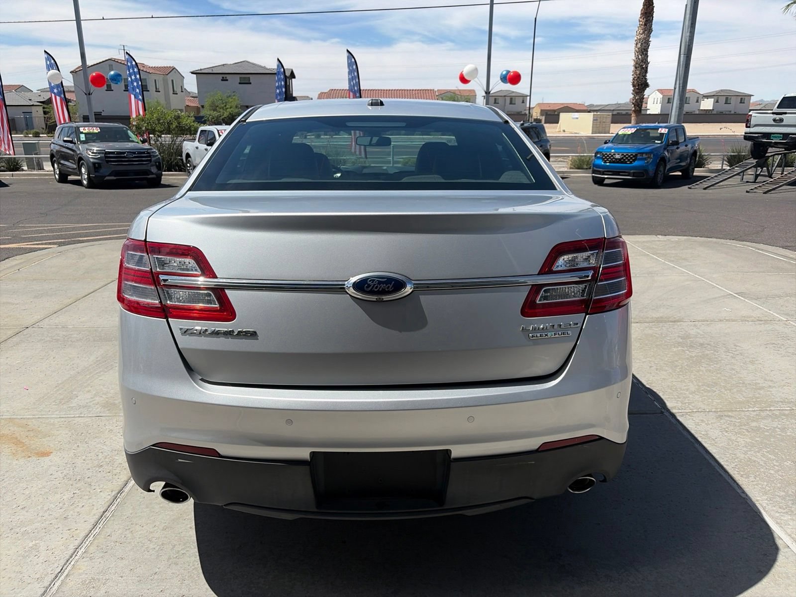 Used 2016 Ford Taurus Limited FWD image 4