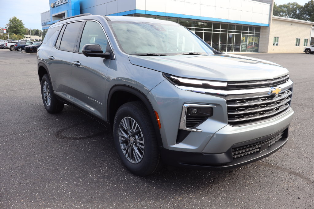 New 2027 Chevrolet Traverse LT w/ Driver Confidence Package AWD/4WD image 2