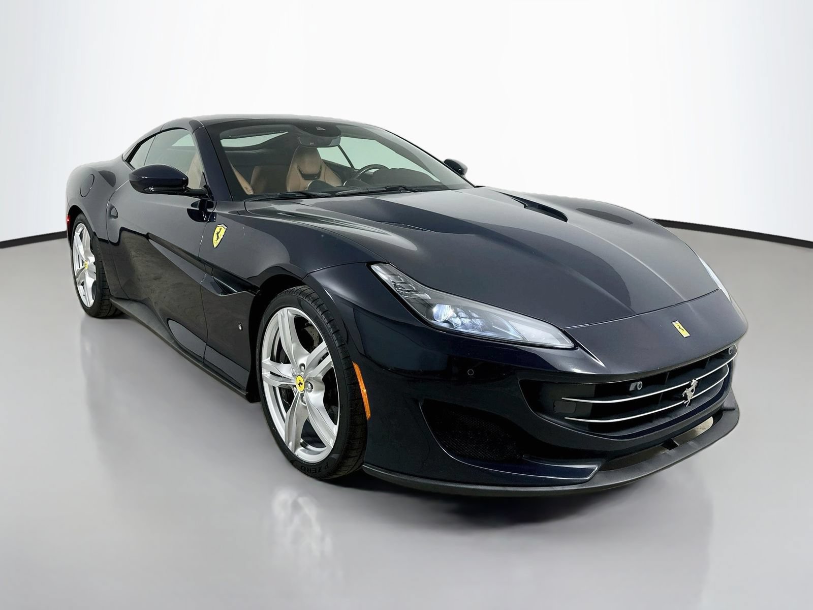 Used 2020 Ferrari Portofino RWD image 3