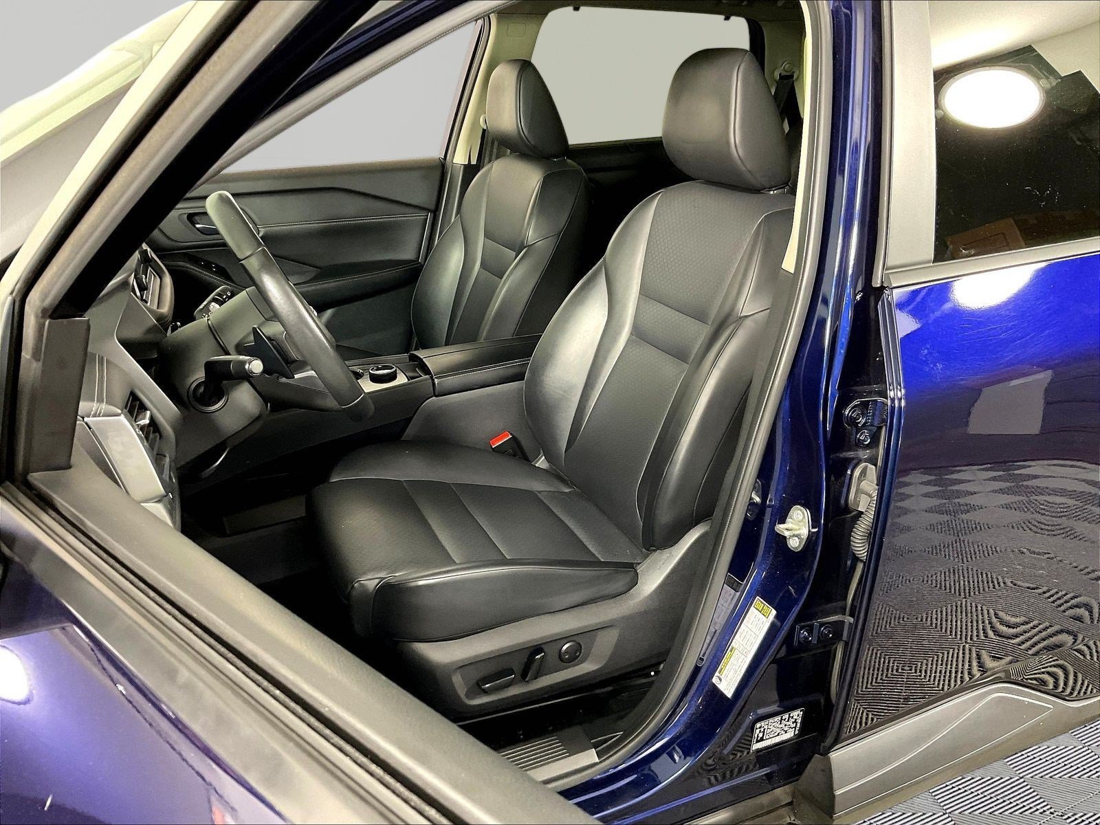 Used 2024 Nissan Rogue SV w/ SV Premium Package AWD/4WD image 21