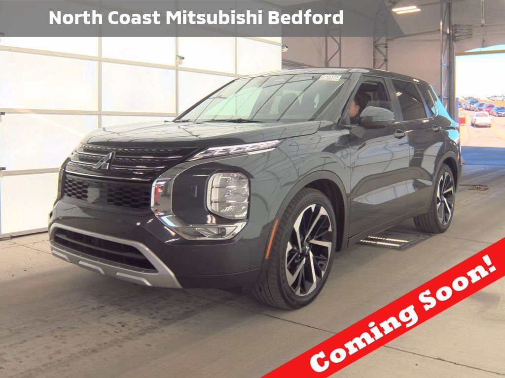 Used 2024 Mitsubishi Outlander SE