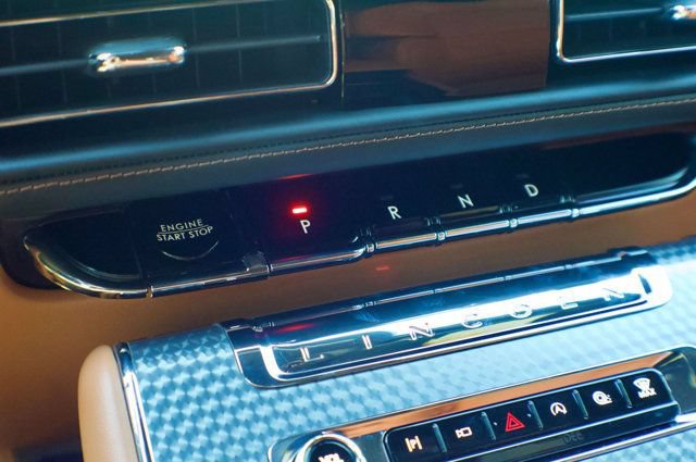 Used 2025 Lincoln Aviator Black Label w/ Jet Appearance Package AWD/4WD image 29