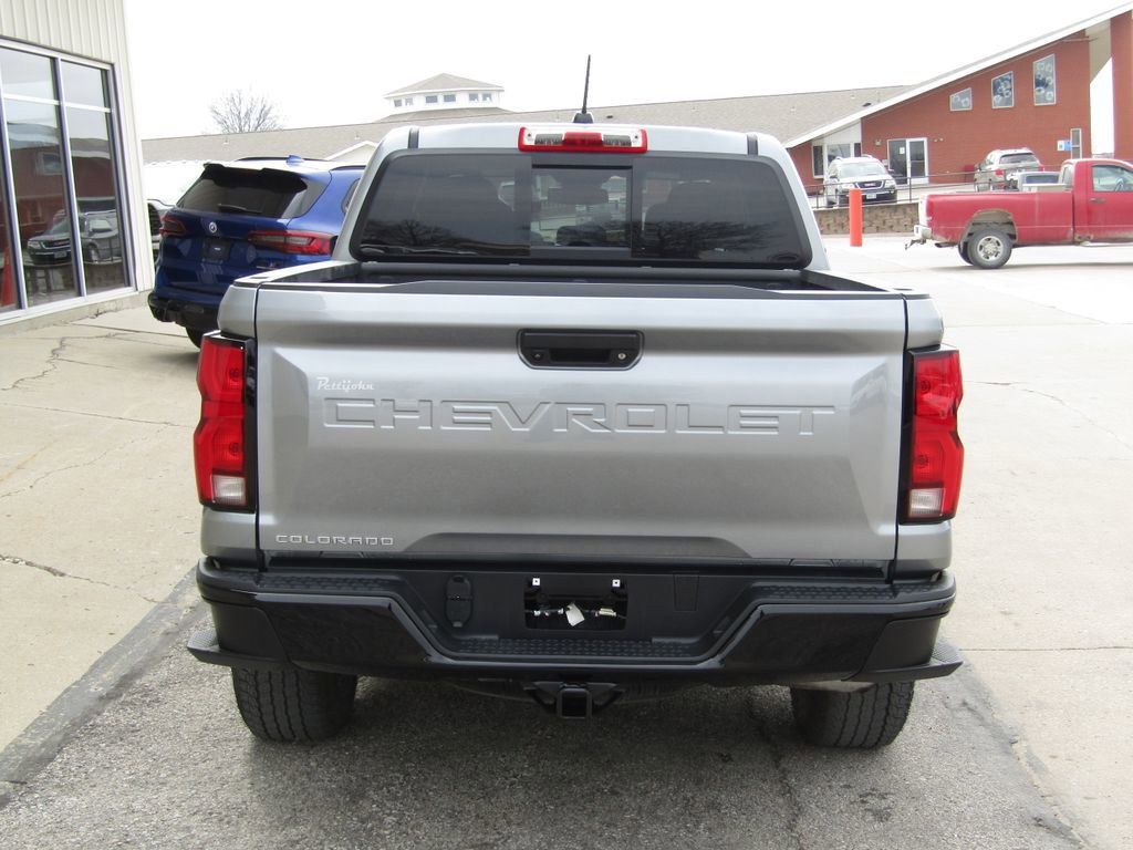 Used 2024 Chevrolet Colorado Z71 w/ Z71 Convenience Package 2 image 4