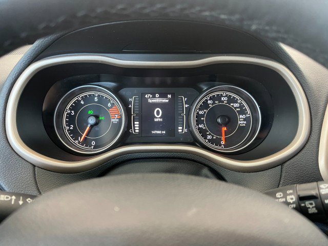 Used 2017 Jeep Cherokee Latitude w/ Cold Weather Group AWD/4WD image 26