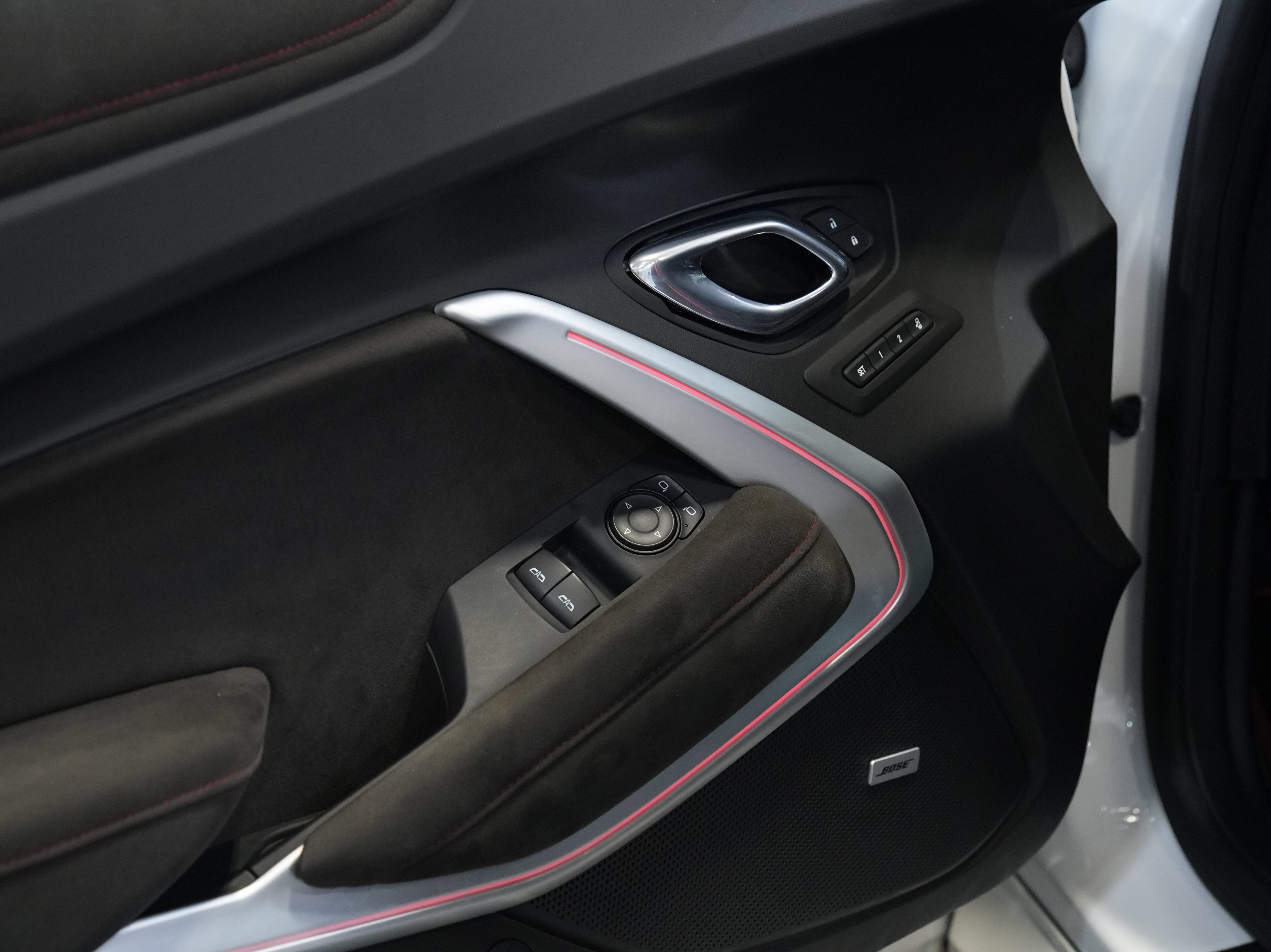 Used 2018 Chevrolet Camaro ZL1 RWD image 25