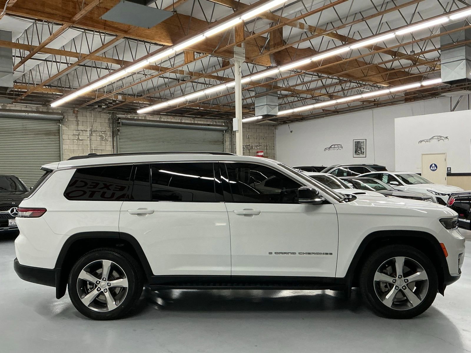 Used 2021 Jeep Grand Cherokee L Limited w/ MOPAR Finishing Package image 4