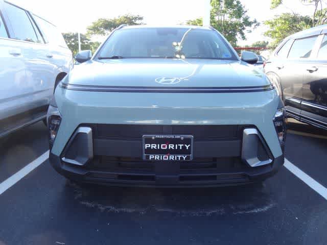 Used 2025 Hyundai Kona SEL FWD image 2
