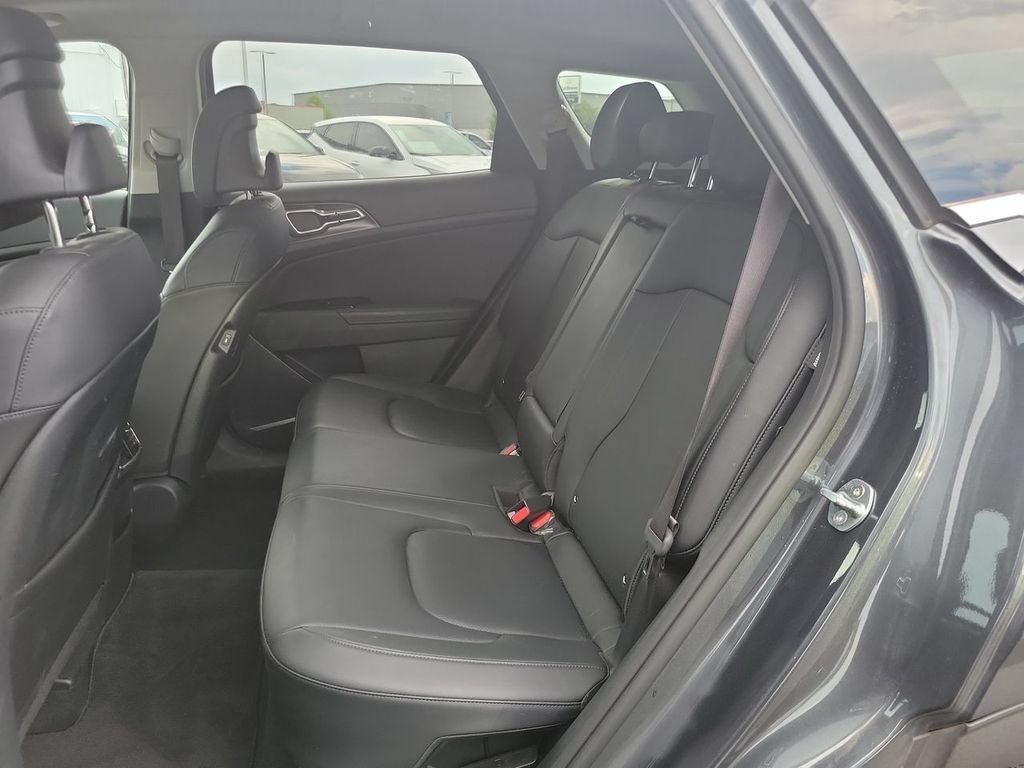 Used 2024 Kia Sportage EX w/ EX Premium Package AWD/4WD image 32