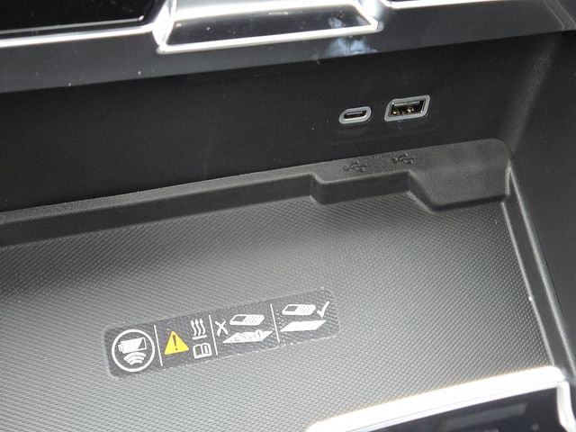 New 2026 GMC Yukon XL AT4 Ultimate w/ LPO, Illumination Package image 9