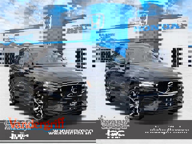 Used 2020 Volvo S60 T5 Momentum image 1